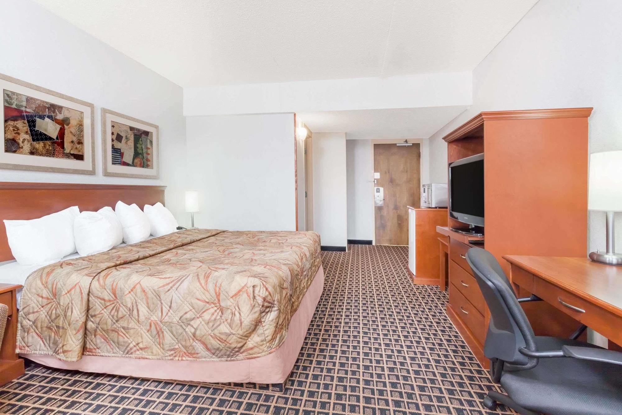Ramada By Wyndham Yorkton Hotel Luaran gambar